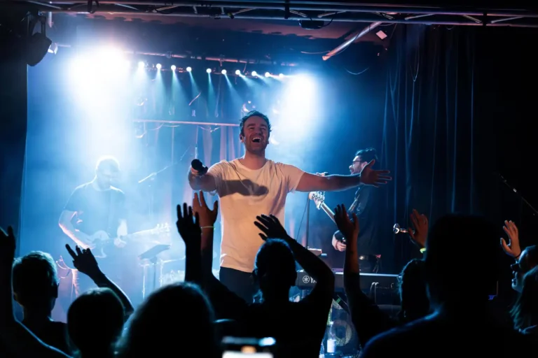 Benoby live auf der Bühne